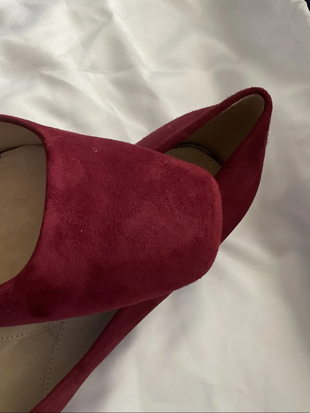Naturalizer suede pumps